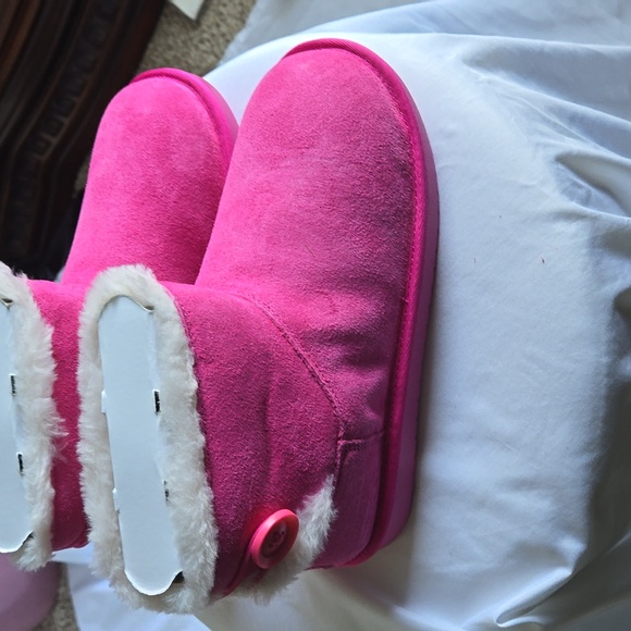 Boots - Picture 3 of 7